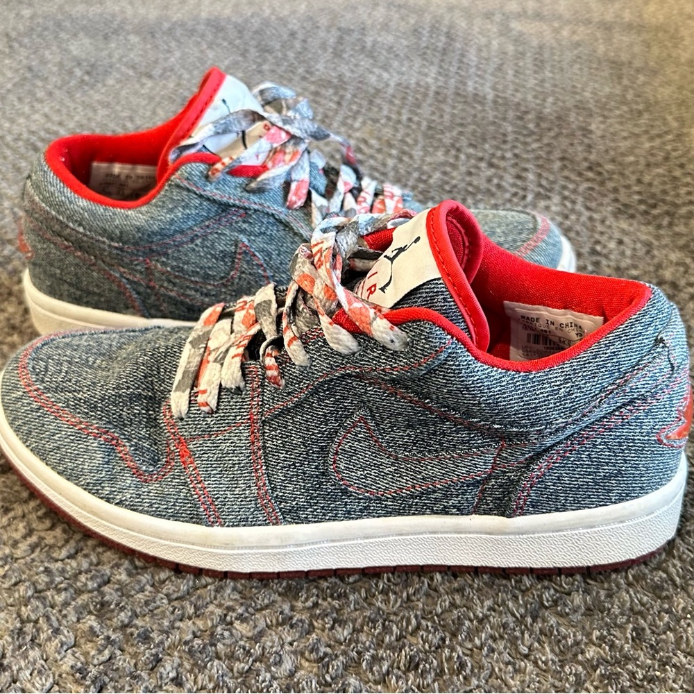 Air Jordan retro low denim. Size 6 women's